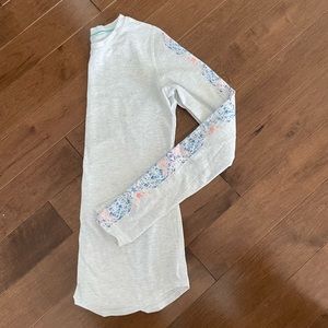 ivivva long sleeve// light grey // 12